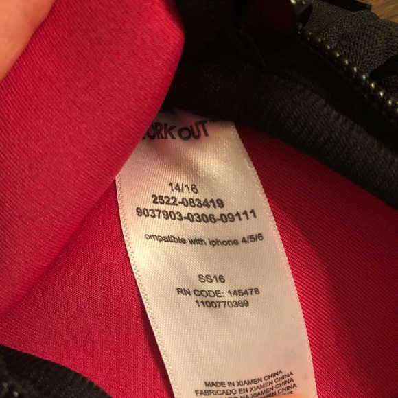 Adjustable Workout Arm Band/Case for Phone/IPod - Picture 7 of 7